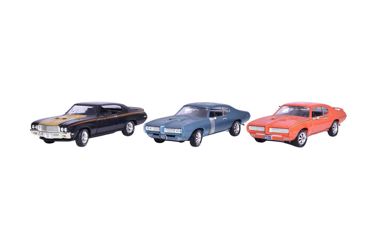 3021 - Three ERTL 1:18 Die Cast 1969 Pontiac GTO and 1971 Buick GSX Model Cars thumbnail