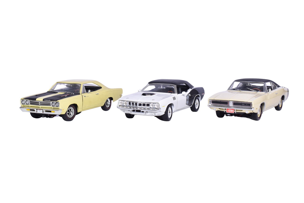 3022 - Three ERTL 1:18 Die Cast 1969 Dodge Charger, 1971 Chrysler 'Cuda, 1969 Chrysler Plymouth thumbnail