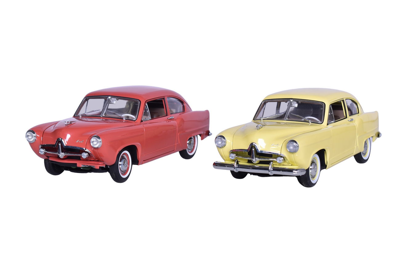 3040 - Pair of Sun Star 1:18 Die Cast 1951 Kaiser Henry J Models - Arena Yellow and Indian Ceramic thumbnail