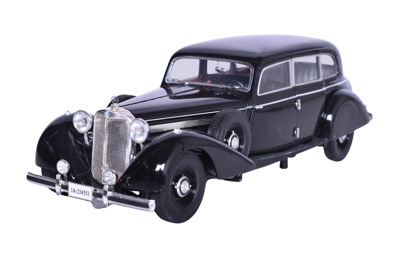 3053 - Signature Models 1:18 Die Cast 1938 Mercedes-Benz 770K Model thumbnail