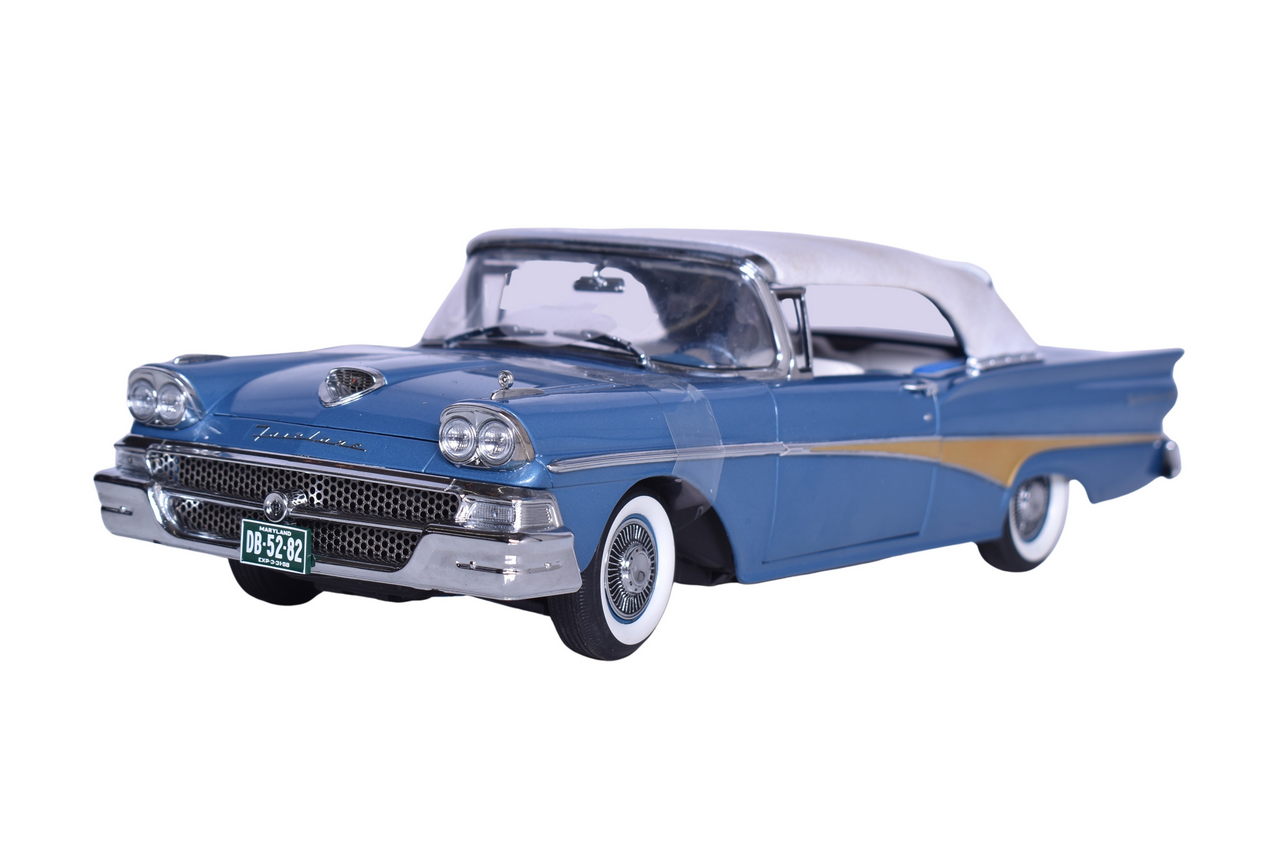 3064 - Sun Star 1:18 Die Cast 1958 Ford Fairlane 500 Closed Convertible Model thumbnail