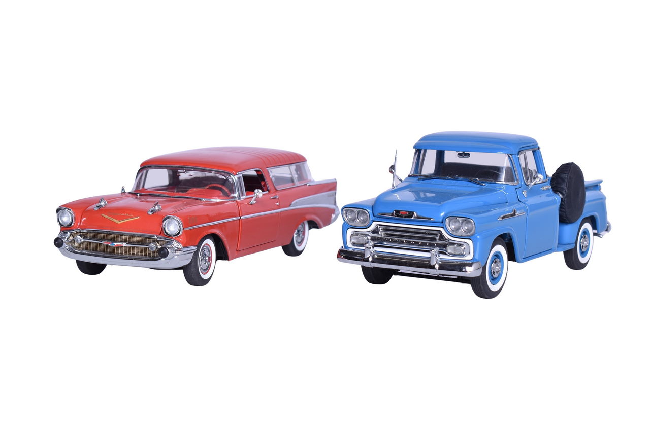 3083 - Two Danbury Mint 1:24 Die Cast 1957/1958 Chevrolet Bel Air Nomad, Chevrolet Apache thumbnail
