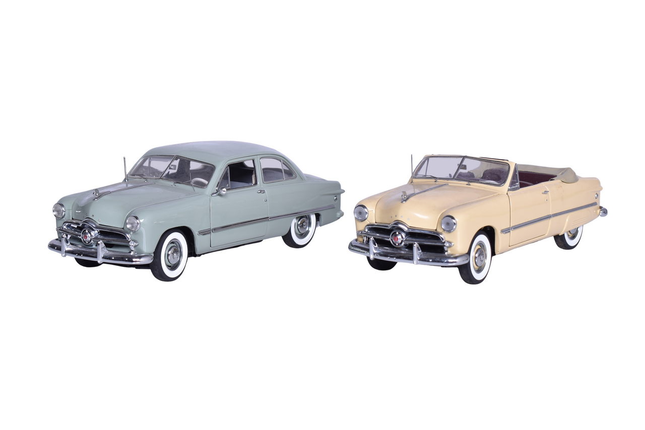 3088 - Two Danbury Mint 1:24 Die Cast 1949 Ford Models - Tudor Sedan and Custom thumbnail
