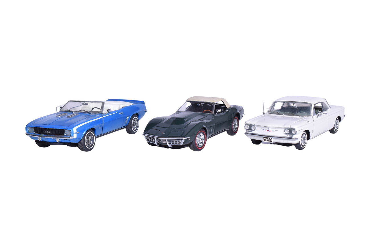 3093 - Three 1:24 Die Cast 1960s Chevrolet Models - Corvair, Corvette, Camaro - Danbury Mint & Franklin Mint thumbnail