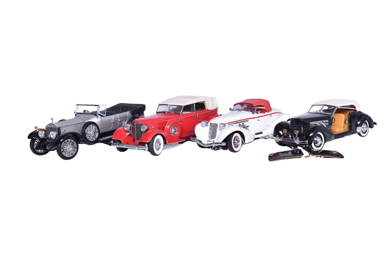 3113 - Four Franklin Mint 1:24 Die Cast 1920s/30s Models - Auburn Boattail Speedster, Packard thumbnail