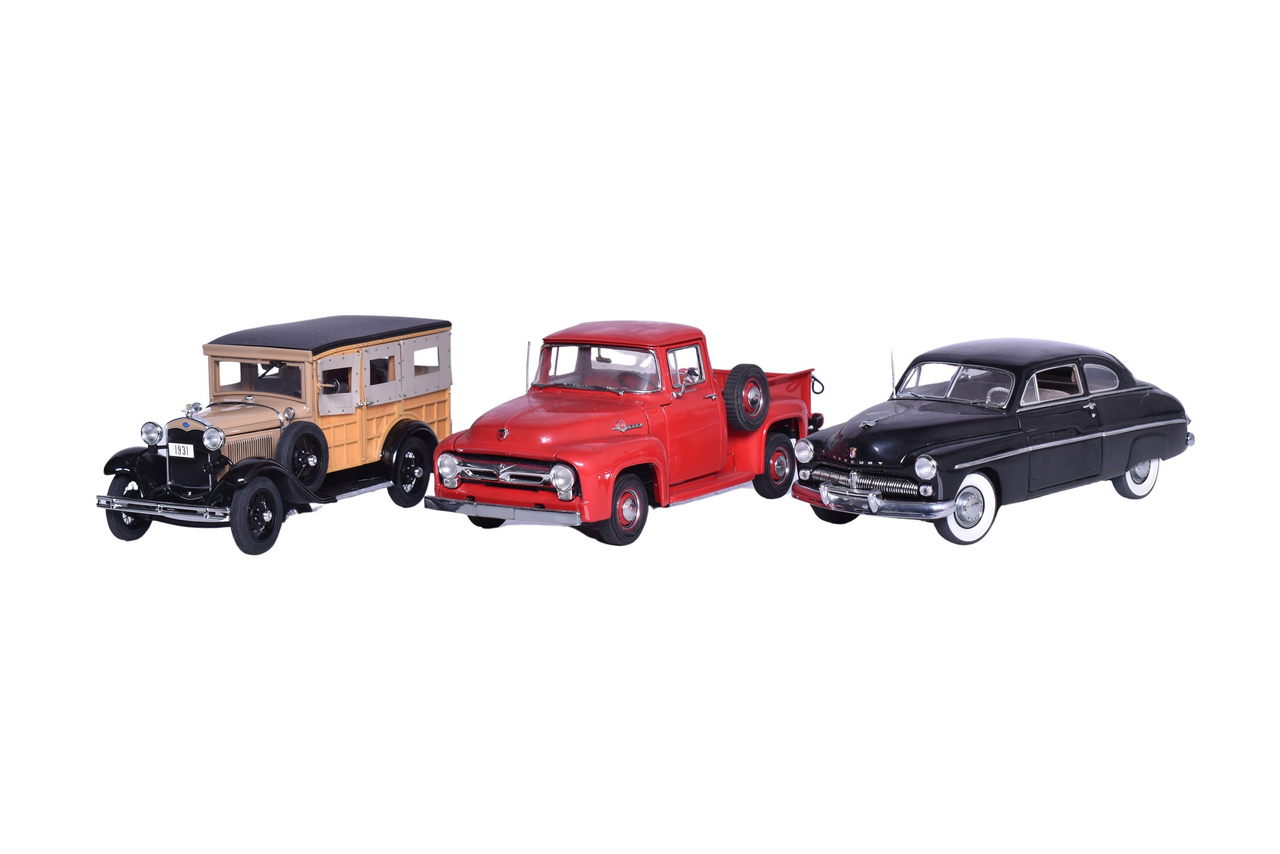 3121 - Trio of Danbury Mint 1:24 Die Cast Models - 1931 Ford Station Wagon, '49 Mercury Club Coupe thumbnail