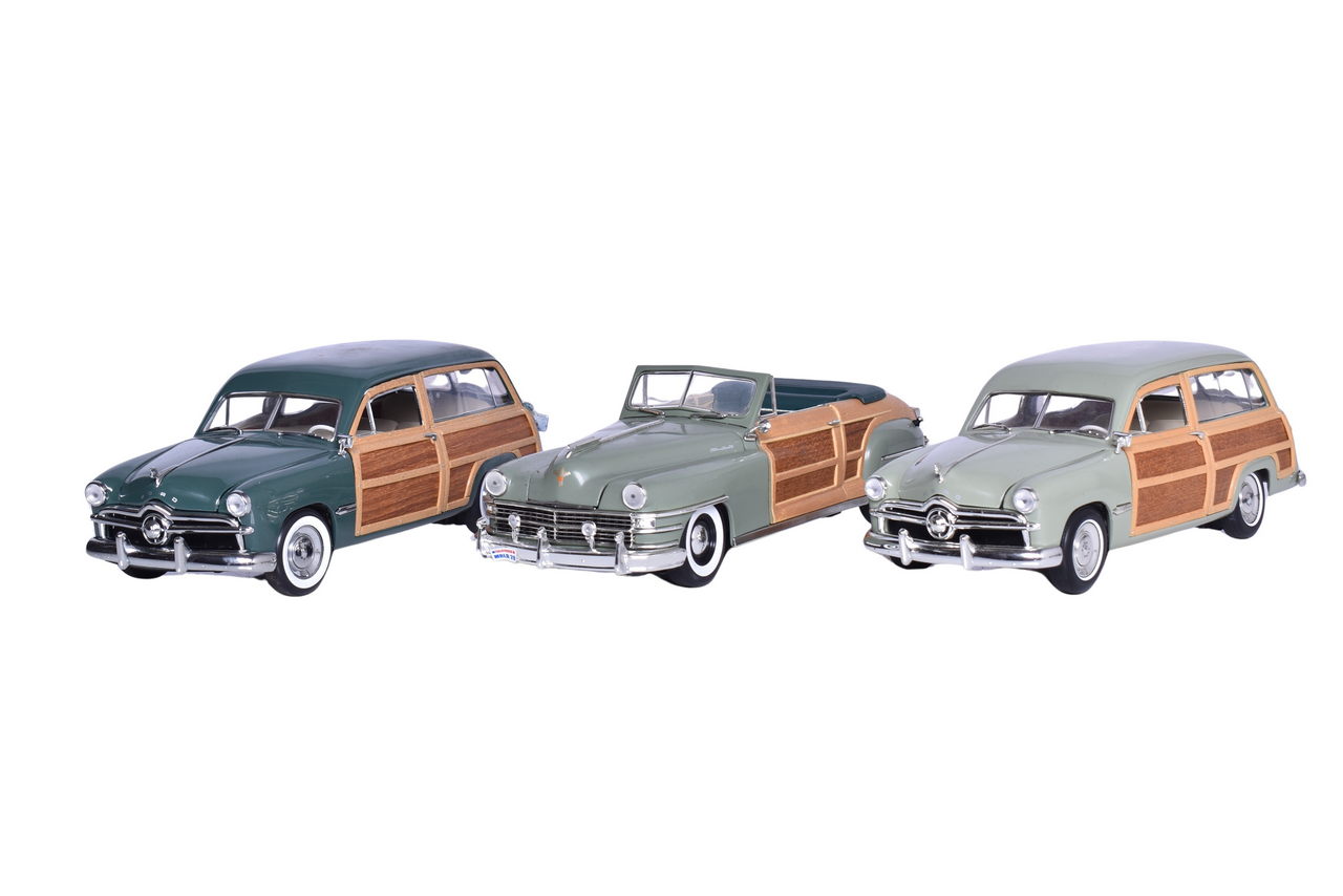 3124 - Trio of Motor City 1:18 Die Cast 1940s Car Models - Ford Woody Wagon, Chrysler Town & Country thumbnail
