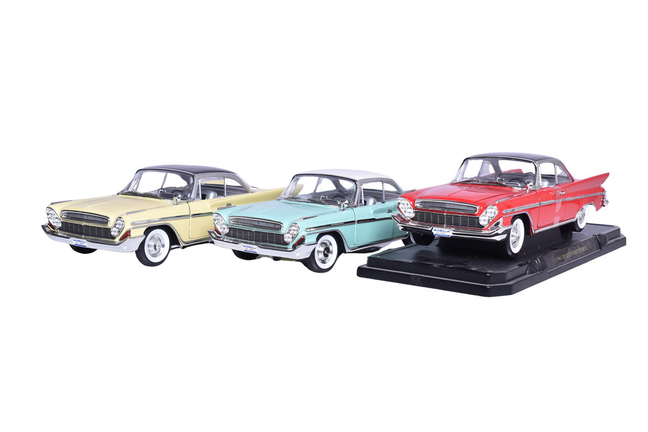 3130 - Trio of Road Signature 1:18 Die Cast 1961 Desoto Adventurer Models thumbnail