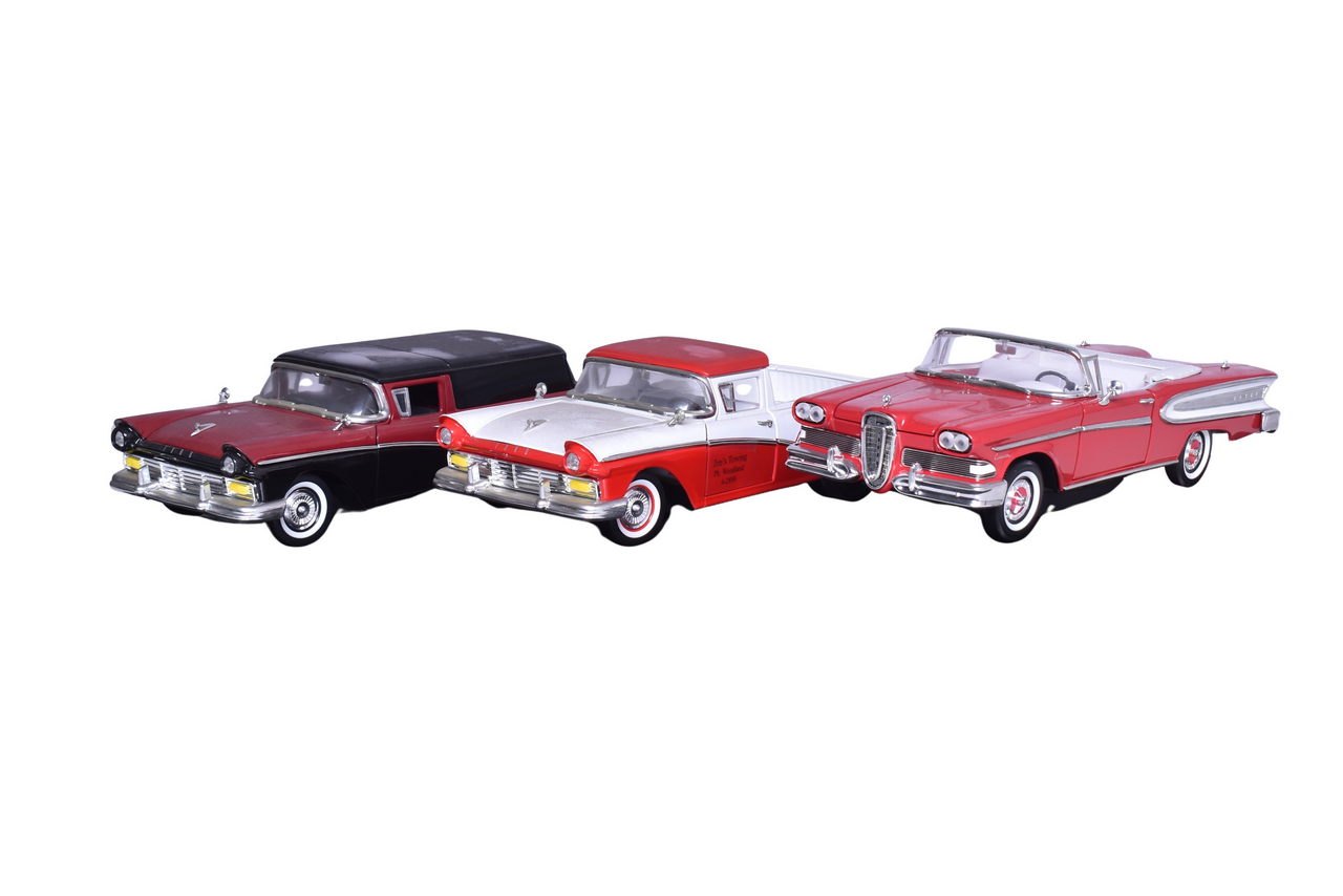 3139 - Three Road Signature/Road Legends 1957/58 Ford Edsel, Ranchero, Courier Sedan Models thumbnail