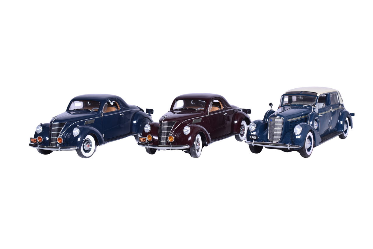 3143 - Three Signature Models, Precision 100 1:18 Die Cast 1937 Lincoln Cabriolet, Zephyr Models thumbnail