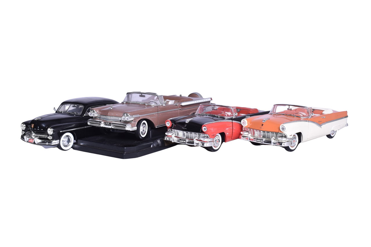 3158 - Four American Muscle, Road Signature 1:18 Die Cast 1950s Mercury, Ford Models thumbnail