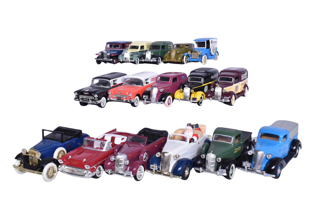 3184 - Sixteen Liberty Classics 1:24 Die Cast Coin Bank Models thumbnail