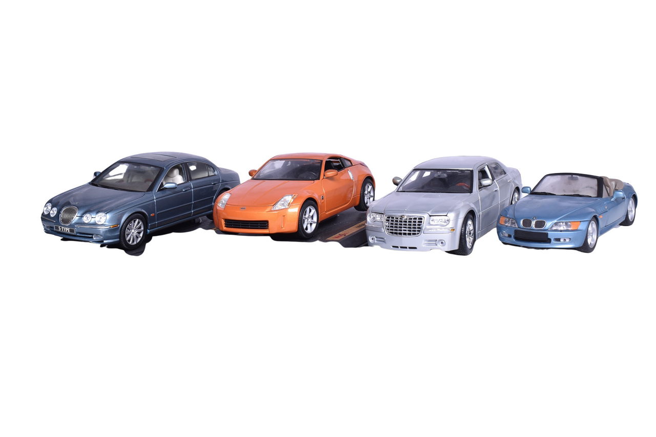 3223 - Four Maisto, Unique Toys Models 1:18 Die Cast Models thumbnail