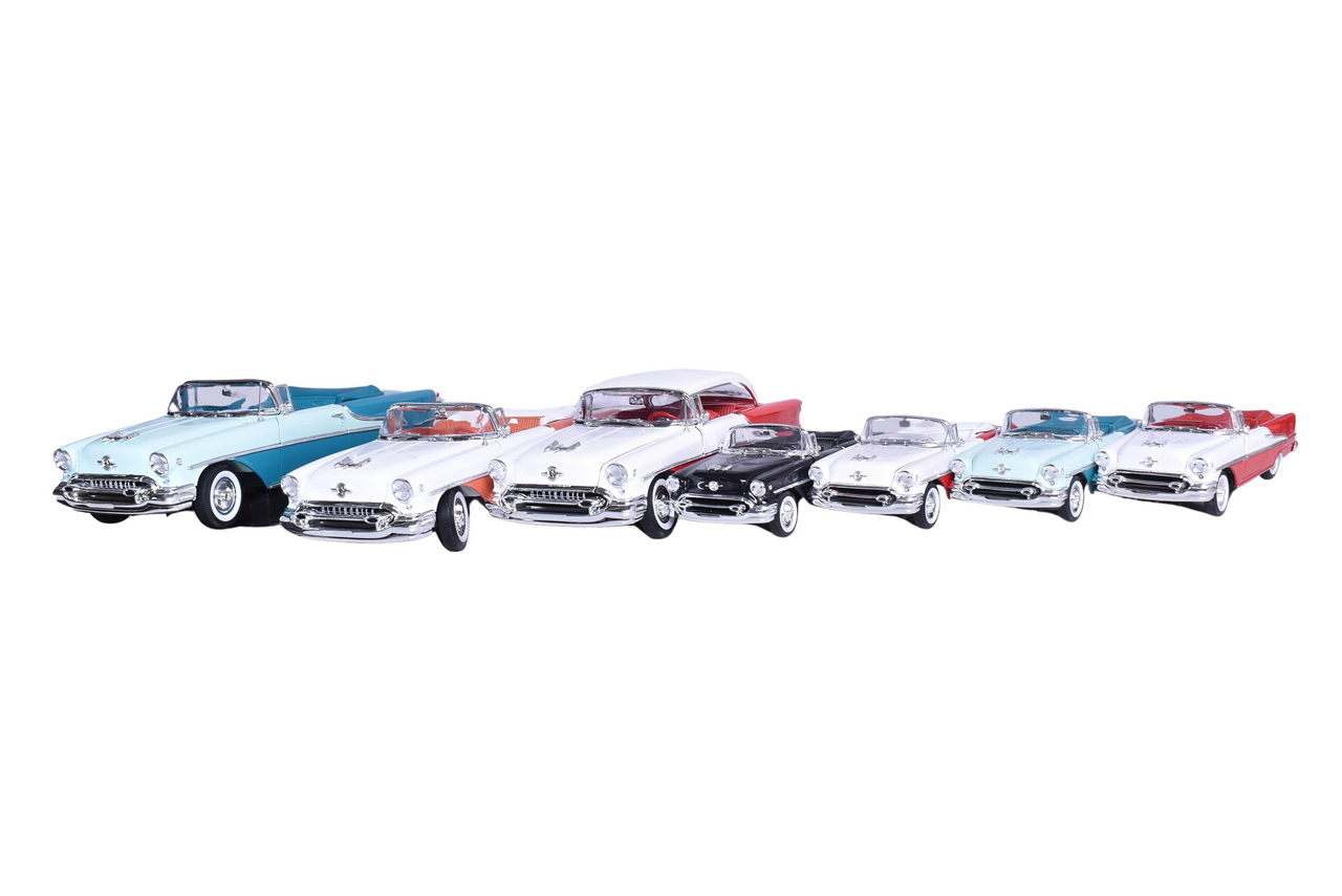 3224 - Seven Welly Die Cast 1955 Oldsmobile Super 88 Models - 1:18 and 1:24 scale thumbnail