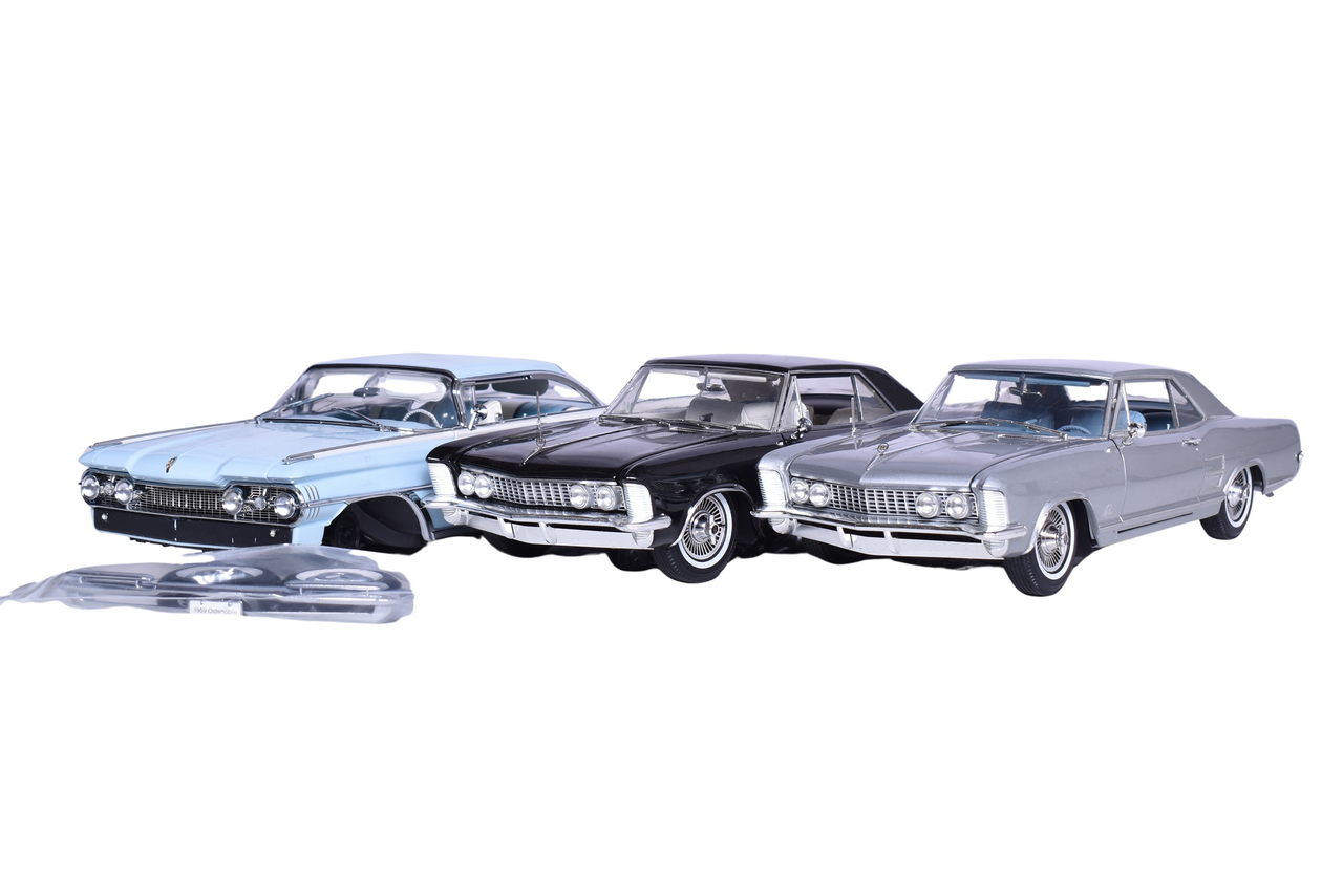 3237 - Three Highway 61, Sun Star 1:18 Die Cast 1960s Buick, Oldsmobile Models thumbnail