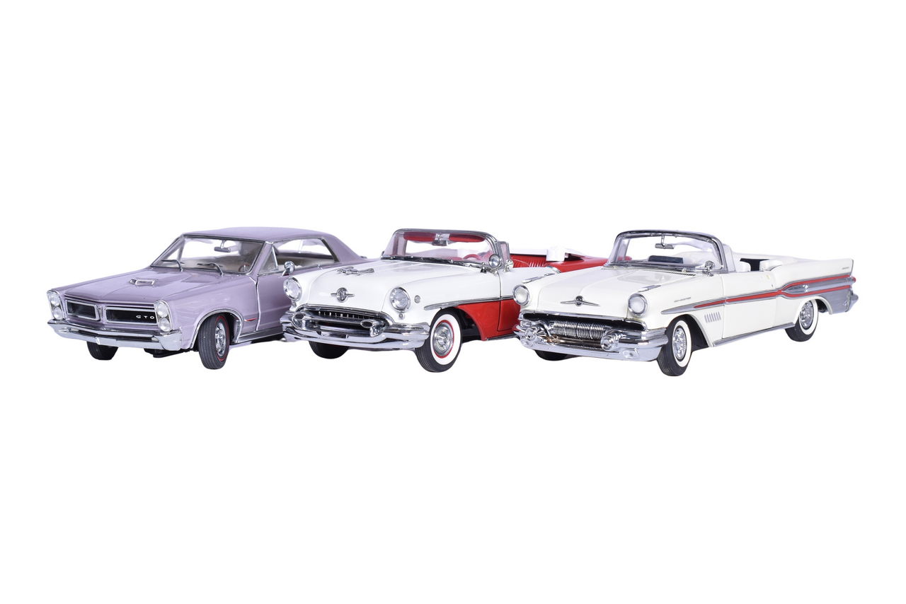 3250 - Three Danbury Mint, Franklin Mint 1:24 Die Cast 1950s/60s Pontiac, Oldsmobile Models thumbnail