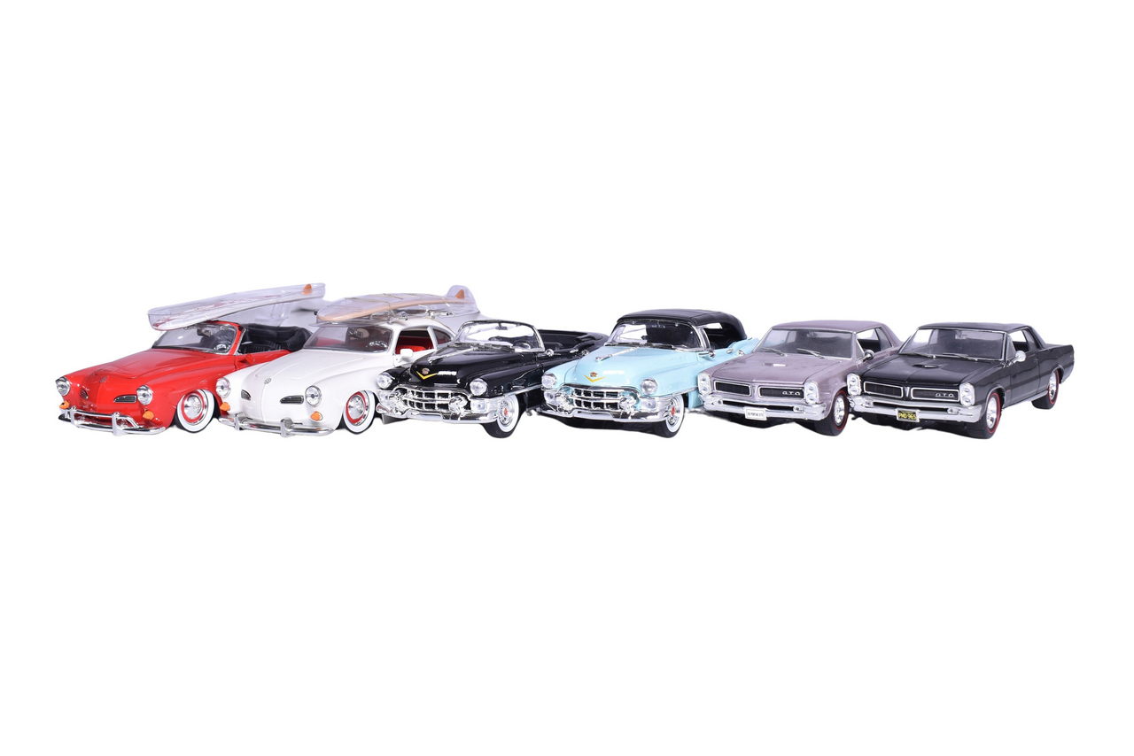 3255 - Six Welly, Jada 1:24 Die Cast 1950s/60s Pontiac, Cadillac, Volkswagen Models thumbnail
