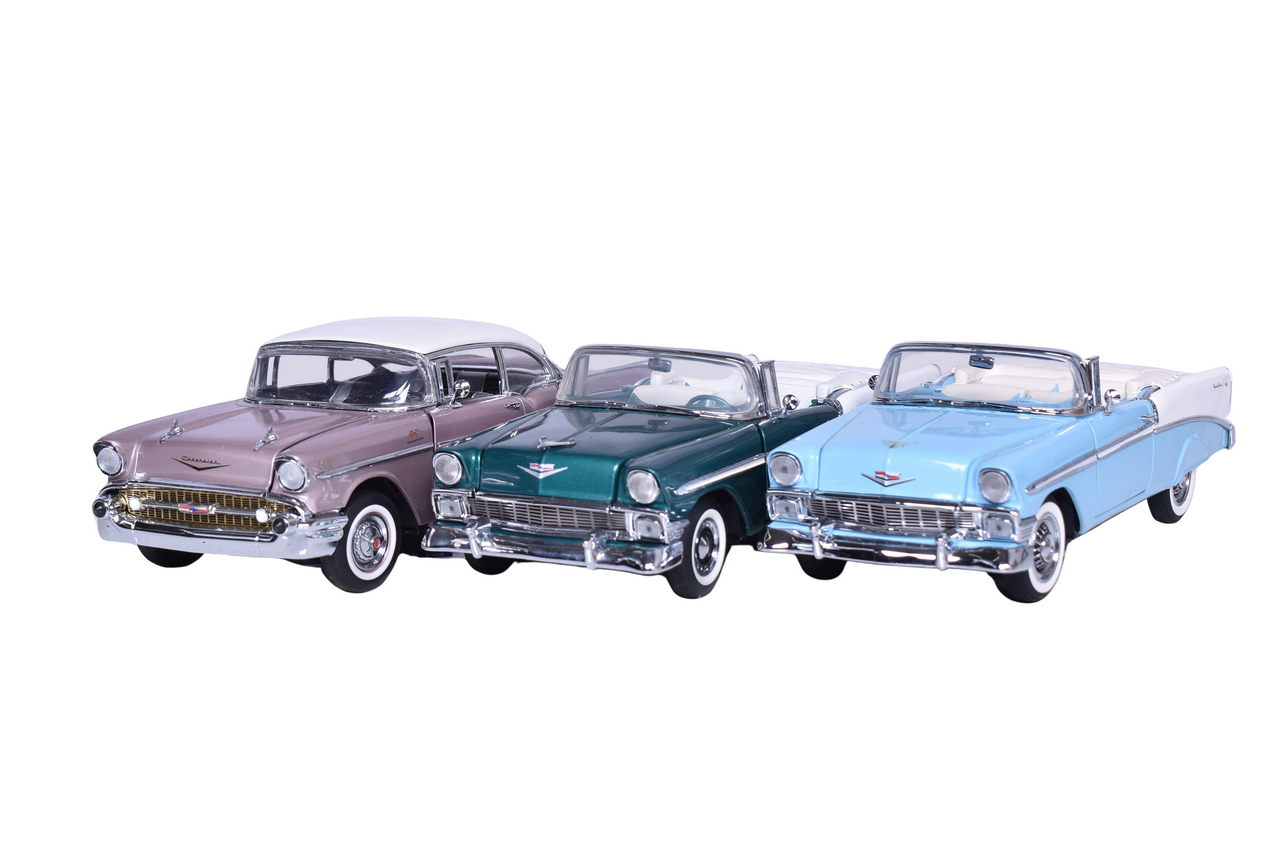 3272 - Three Franklin Mint 1:24 Die Cast Chevrolet Bel Air Models - 1956 Convertible, 1957 