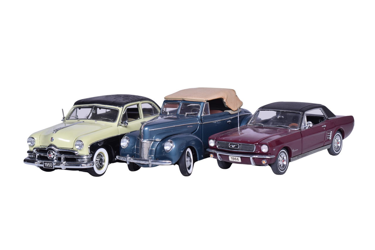 3273 - Three Danbury Mint 1:24 Die Cast Ford Models - 1940 Convertible, 1950 Crestliner, 1966 Mustang thumbnail