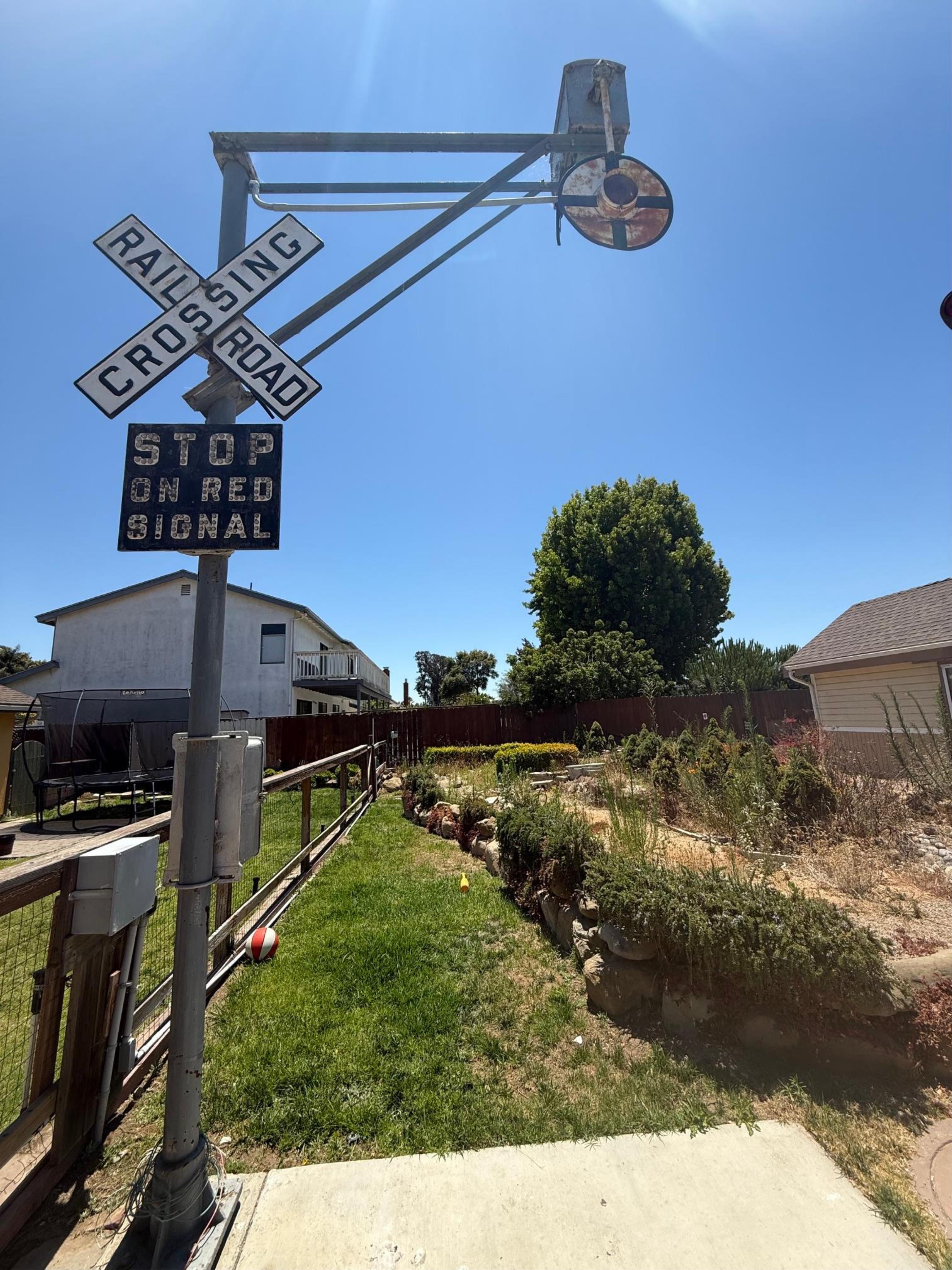 5550B - Magnetic Flagman Cantilever Wig-Wag Signal thumbnail