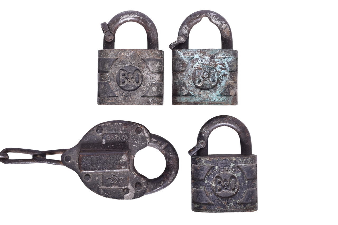 6002 - Four Baltimore and Ohio Locks - Heart-shaped Slaymaker, Three Yale Signal Department thumbnail