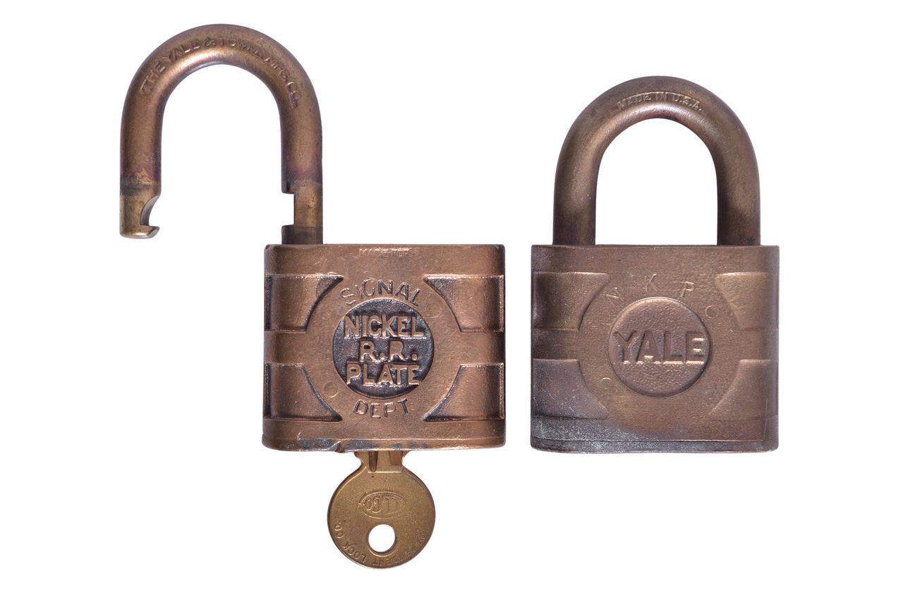 6006 - Pair of Yale Nickel Plate Road Brass Railroad Locks With Key thumbnail