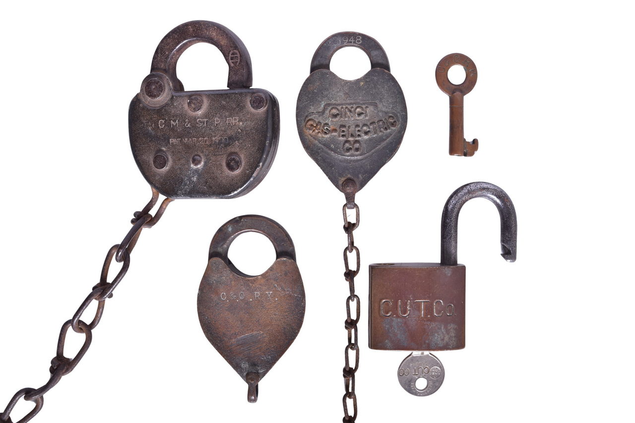 6010 - Four Midwest Railroad Locks - Chesapeake and Ohio, Chicago Milwaukee and St. Paul thumbnail