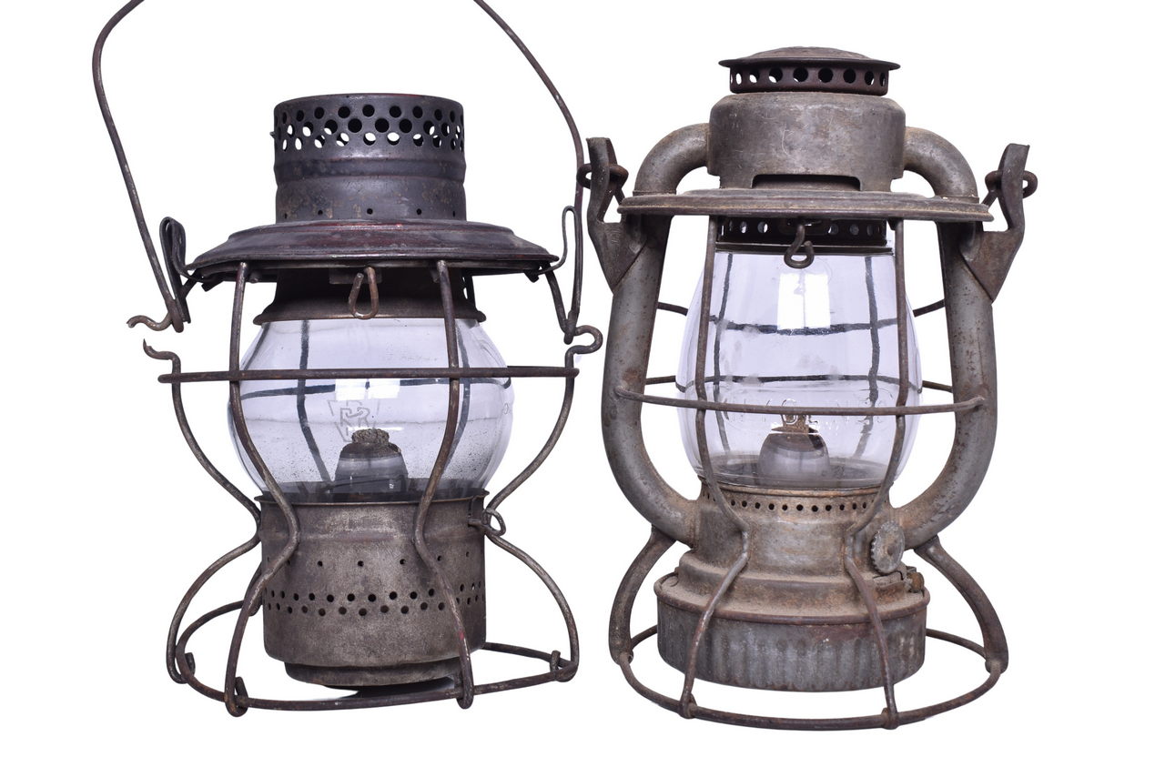 6050 - Two Railroad Lanterns - Pennsylvania Railroad and New York Central Lines thumbnail