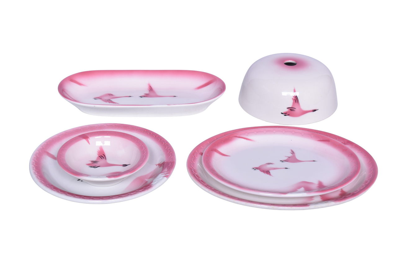 6061 - Six Pieces of Milwaukee Road Dining Car China Traveler Hot Food Cover, Oval Platter, Oval Celery Dish, Bowls, and Plates thumbnail