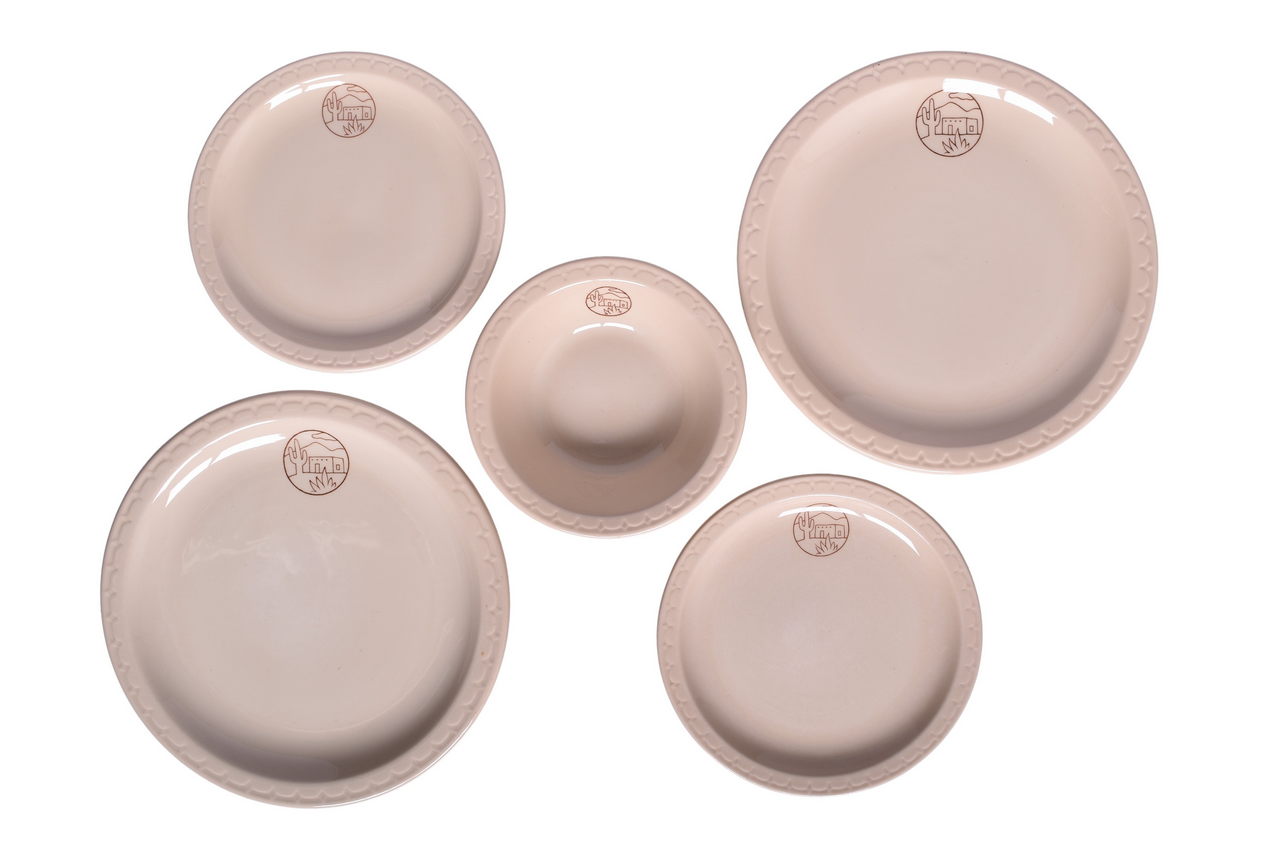 6093 - Five Pieces of Atchison, Topeka and Santa Fe Railway China Adobe Dinner Plates, Bowl, and Bread Plates thumbnail