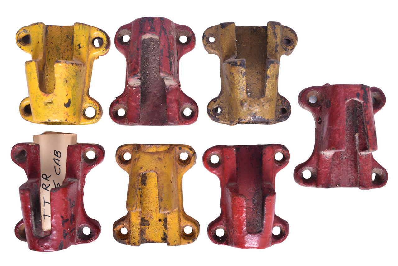 6104 - Seven Cast Iron Railroad Marker Lamp/Flag Holder Brackets - Toledo Terminal thumbnail