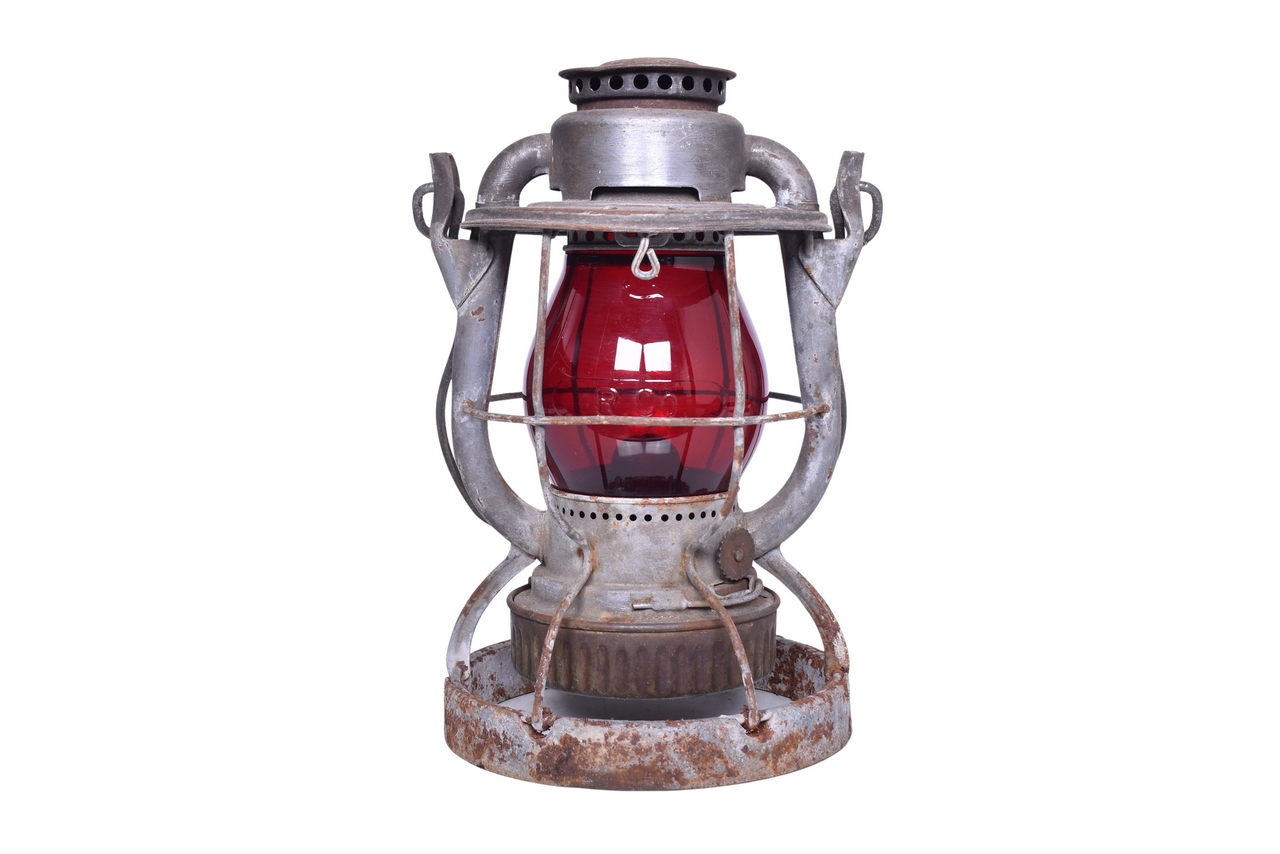 6120 - Dietz Vesta Reading Company Locomotive Dept. Railroad Lantern with Weighted Base thumbnail