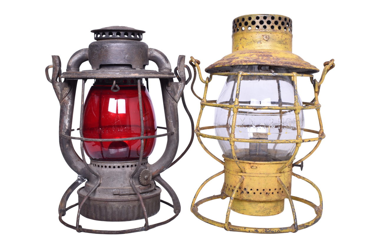 6124 - Pair of New York, New Haven & Hartford Railroad Lanterns - Dietz Vesta and Adlake Reliable thumbnail