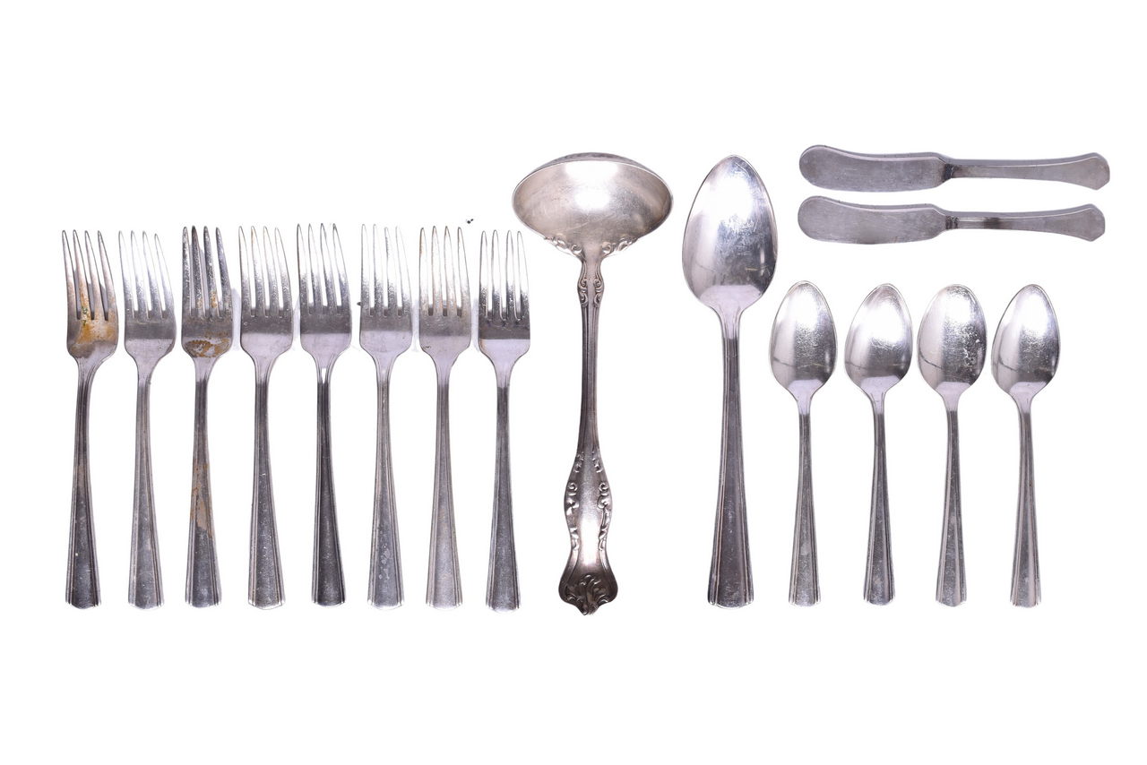 6135 - Sixteen Pieces of Union Pacific Railroad Silver Flatware - Savoy Grapefruit Spoons, Westfield Ladle, Etc. thumbnail