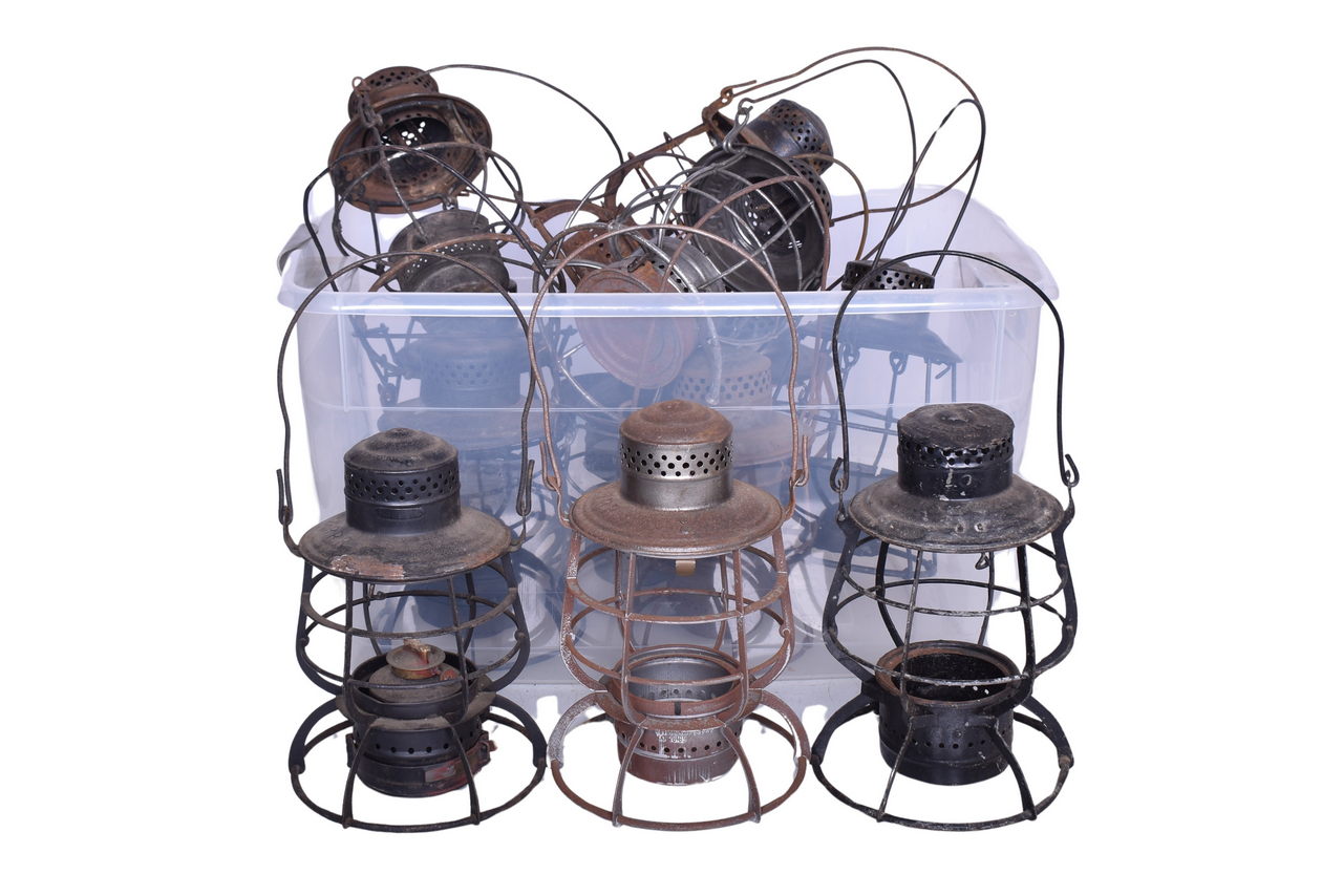 6150 - Twelve Railroad Lantern Bodies for Restoration - Lehigh Valley, Erie, Pittsburgh & Lake Erie thumbnail