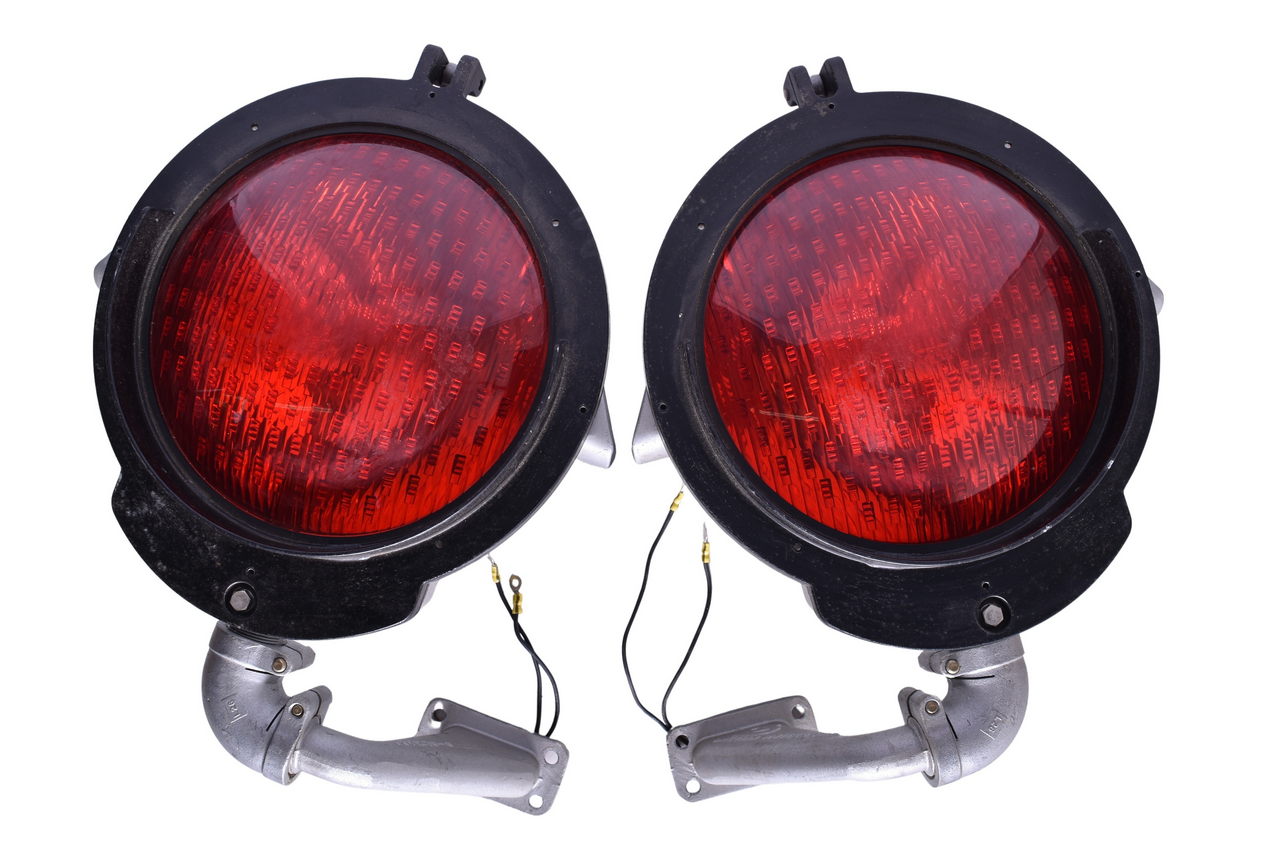 6164 - Pair of Safetran Hawker Siddeley Railroad Crossing Flashers thumbnail