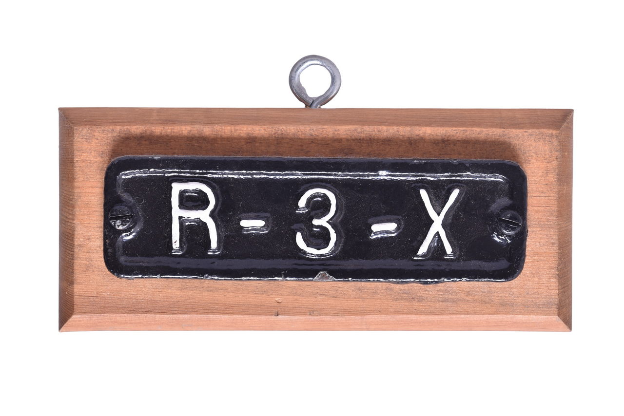 6323 - Cast Iron Railroad Tender Plate R-3-X thumbnail