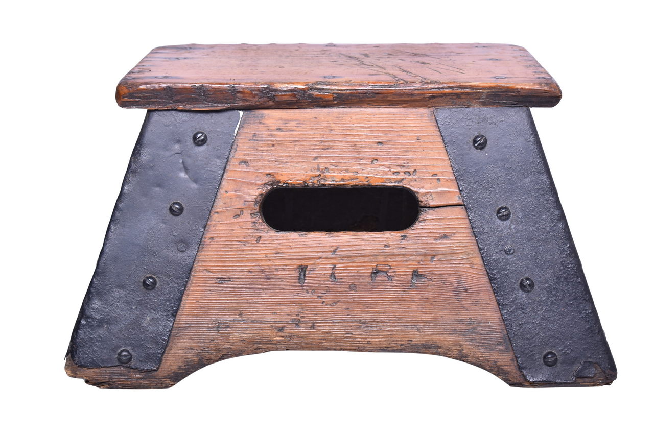 6442 - Wooden Railroad Passenger Car Step Box thumbnail