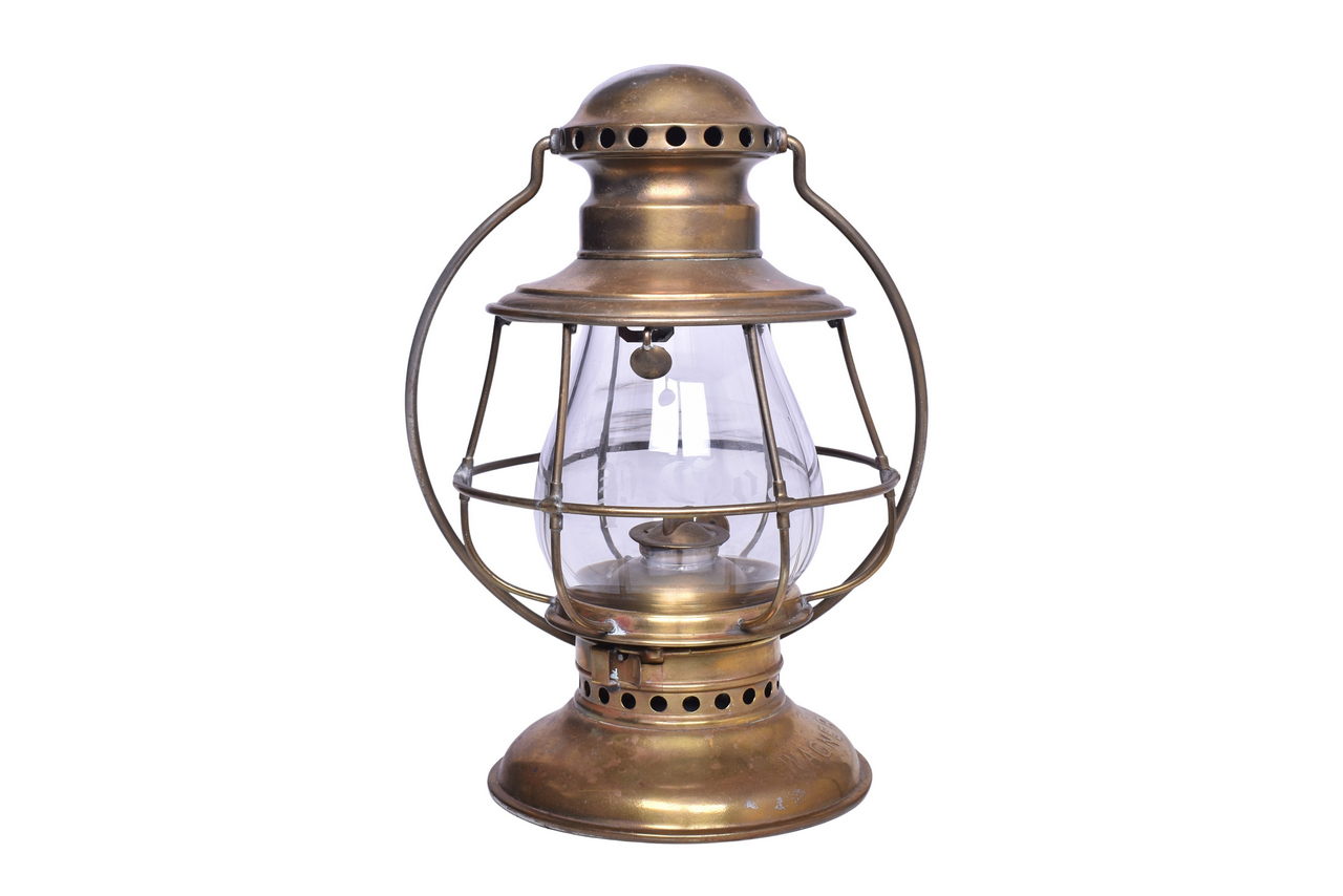 6495 - Steam Gauge & Lantern Co. Presentation Lantern w/ Old English Etched Globe. thumbnail