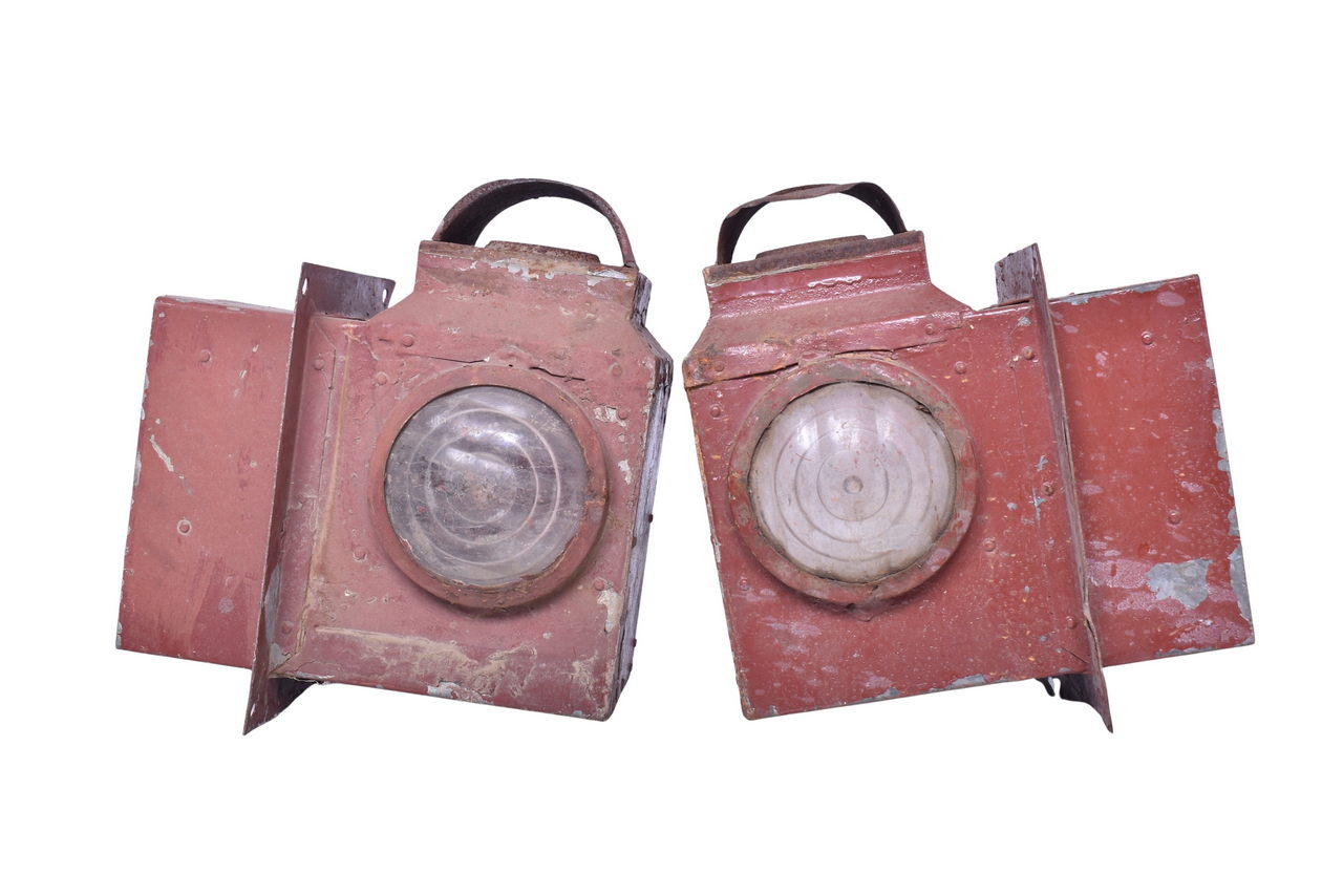 6510 - Pair of Foreign Railway Wagon Marker Lamps thumbnail