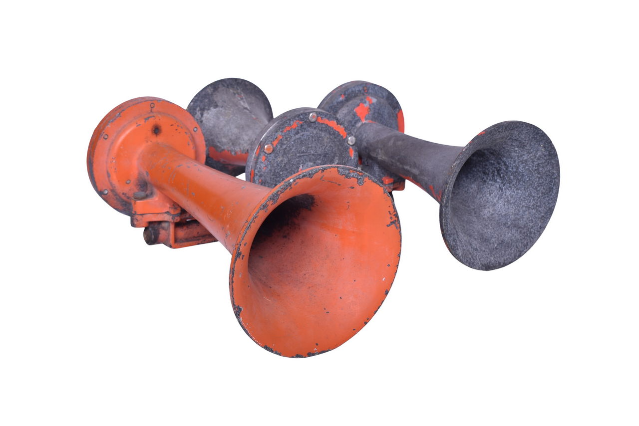 6676 - Nathan K3 Diesel Locomotive Airchime Railroad Horn thumbnail