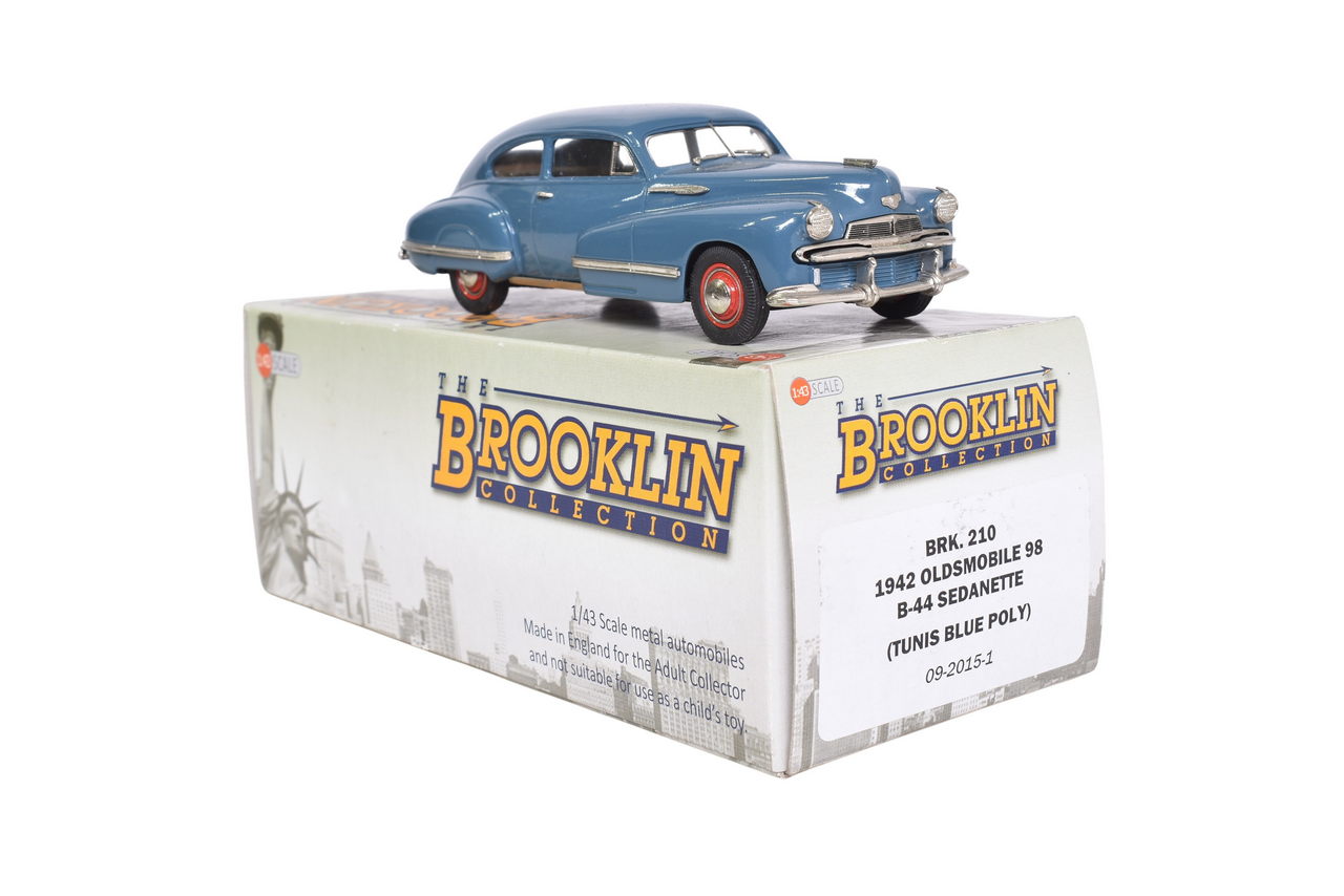 7016 - Brooklin BRK210 1942 Oldsmobile 98 B-44 Sedanette thumbnail