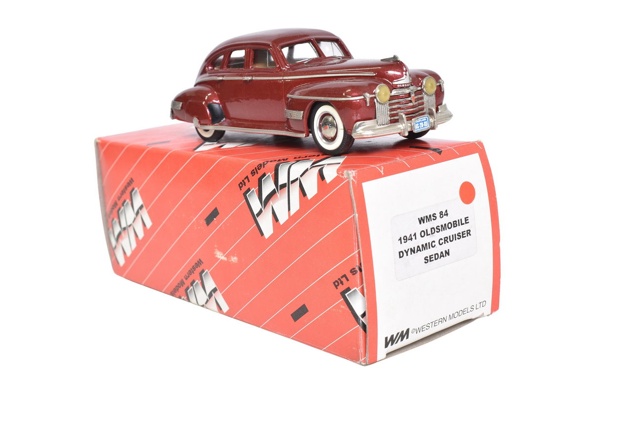 7040 - Western Models WMS 84 1941 Oldsmobile Dynamic Cruiser Sedan thumbnail