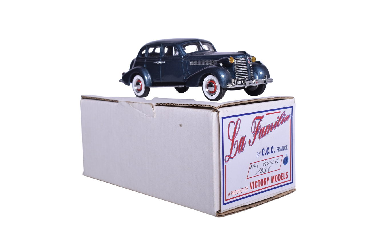 7095 - Victory Models La Familia No. 1 1938 Buick Special Series 40 thumbnail