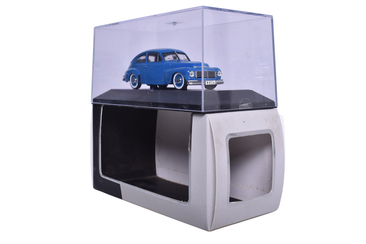 7110 - Premium X PRD228 1943 Volvo PV444 thumbnail