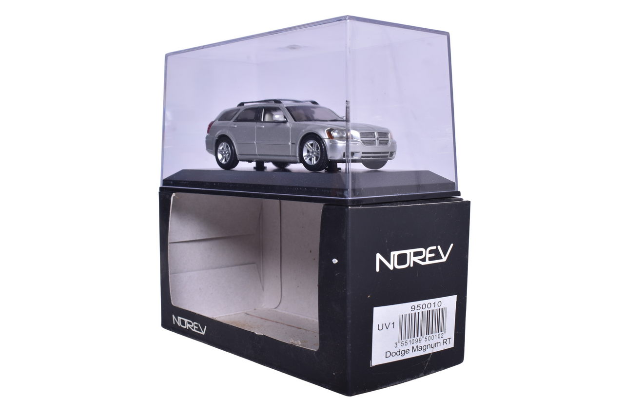 7118 - Norev 2006 Dodge Magnum R/T thumbnail