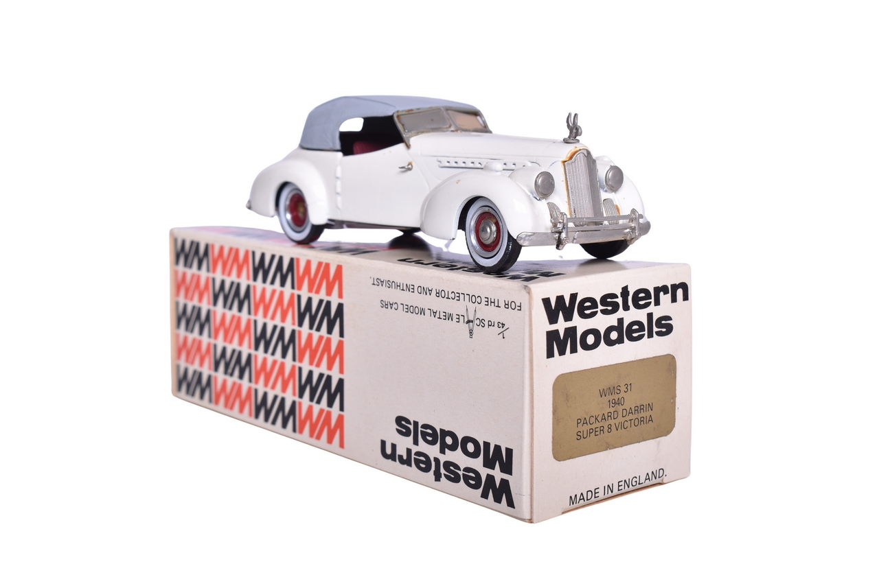 7123 - Western Models WMS 31 1940 Packard Darrin Super 8 Victoria thumbnail