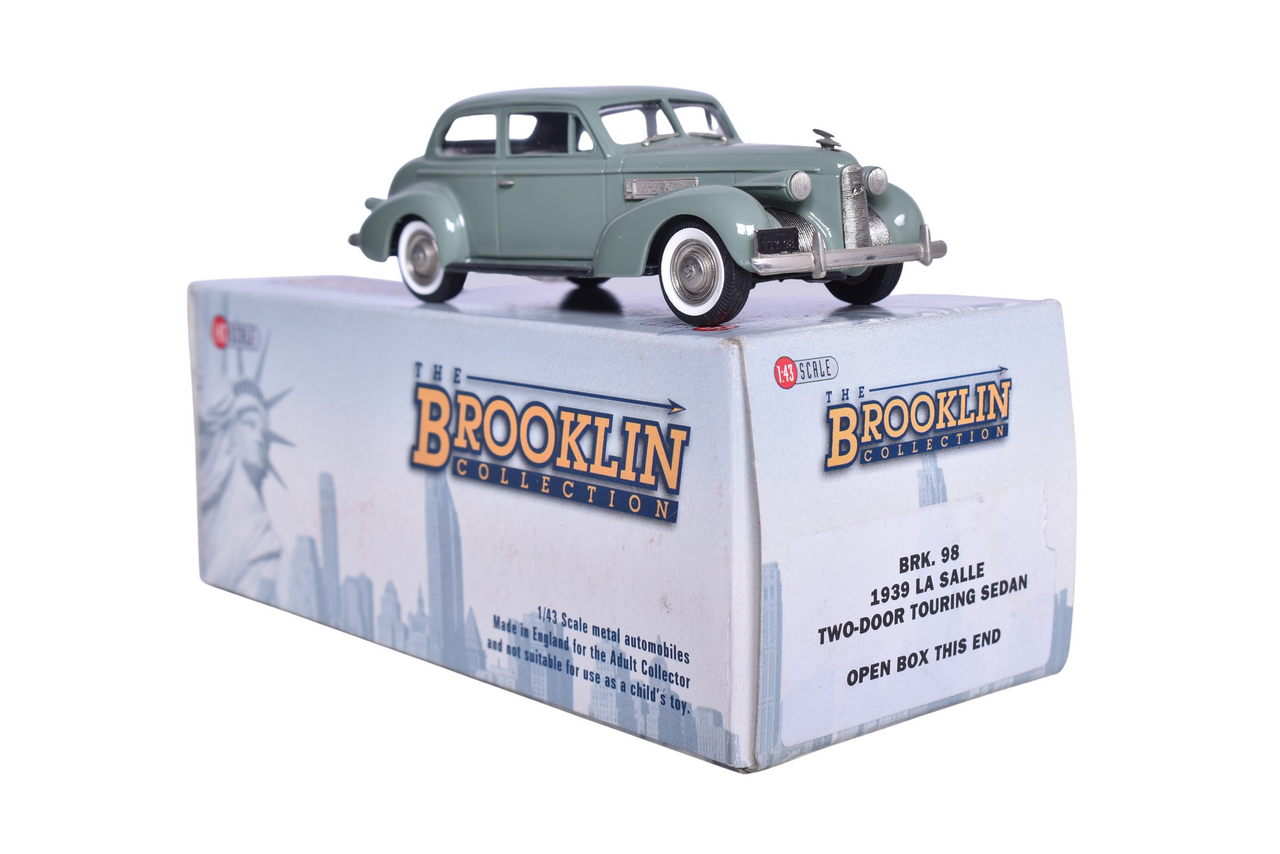 7152 - Brooklin BRK98 1939 La Salle Two-Door Touring Sedan thumbnail