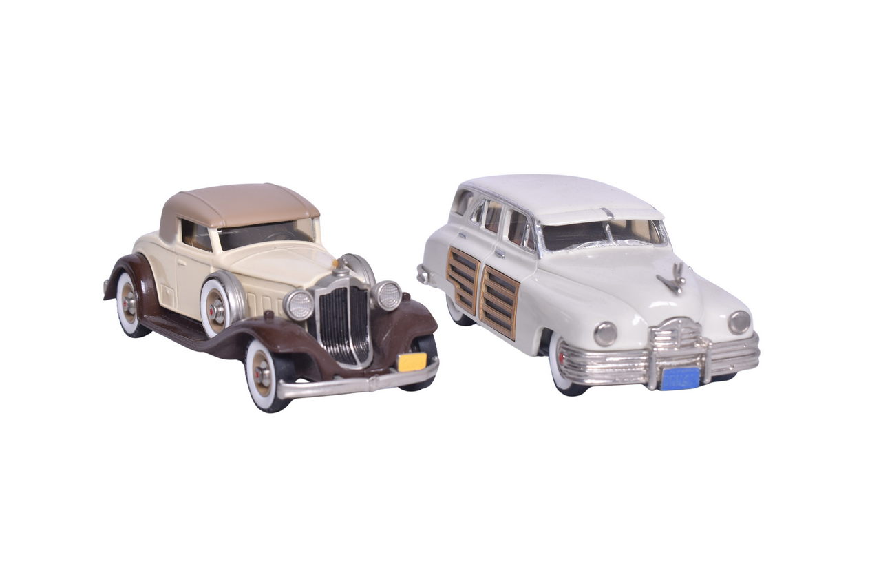 7176 - Pair of Brooklin Packard Models - 1948 Packard Station Sedan and 1932 Packard Light 8 thumbnail