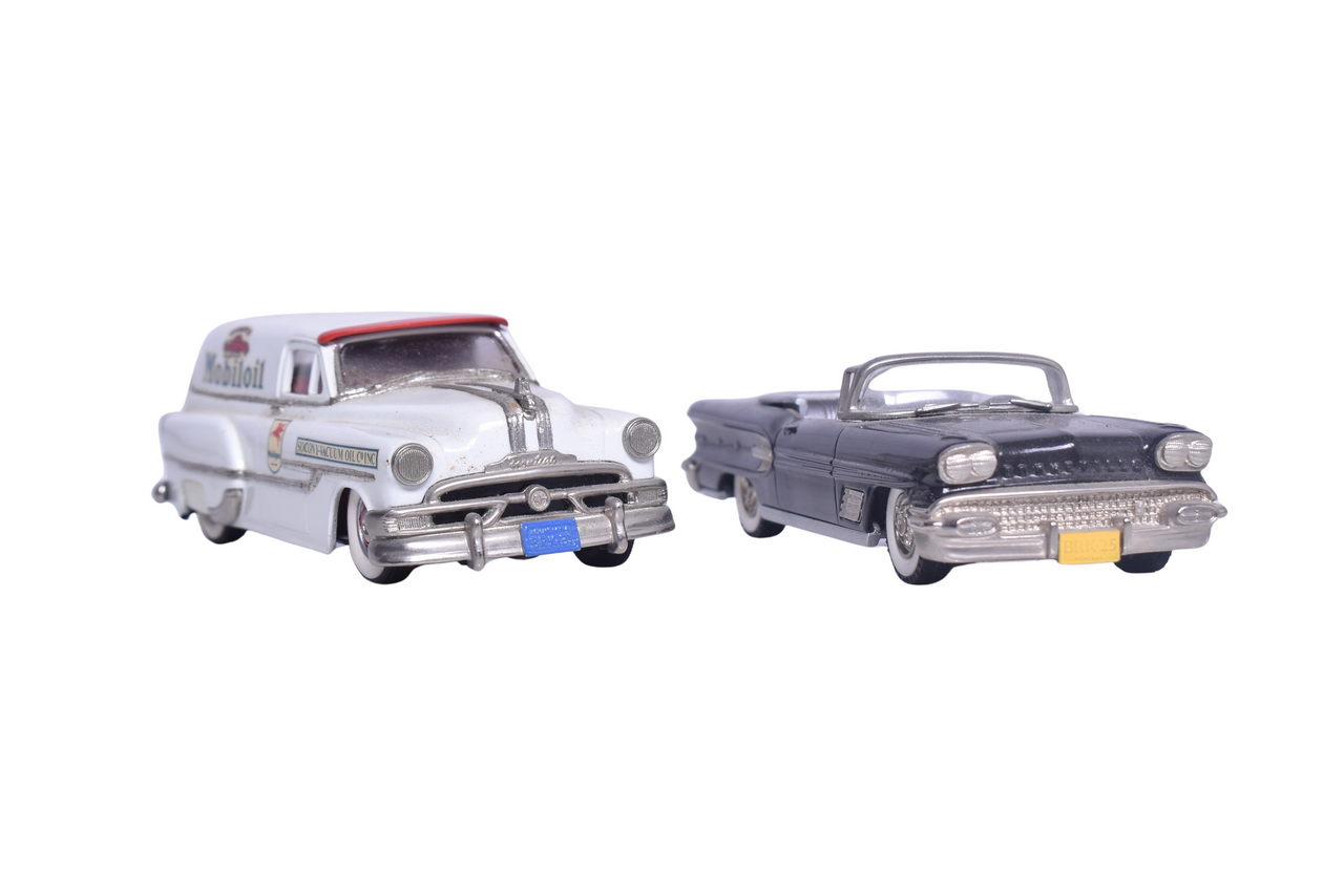 7197 - Pair of Brooklin Models - 1958 Pontiac Bonneville and 1953 Pontiac Sedan Delivery thumbnail